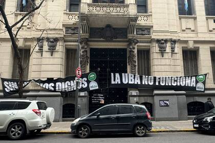 El Colegio Carlos Pellegrini adhirió al paro de 48 horas anunciado para este martes y miércoles por el personal docente y no docente
