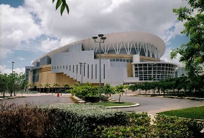 El Coliseo de Puerto Rico será la sede de 30 conciertos de Bad Bunny. Foto: Wikimedia Commons
