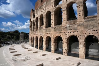 El Coliseo de Roma se renueva y recrea las huellas de columnas desaparecidas