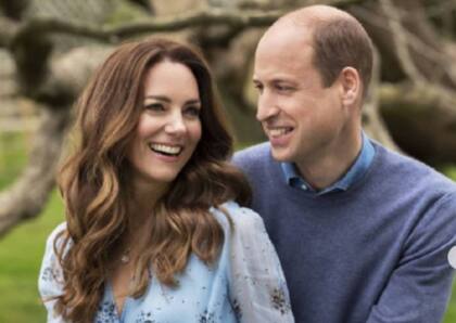 El collar que usa Kate en esta foto sería el costoso regalo de William por el aniversario de boda.