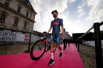 El colombiano Egan Bernal ganó el Tour de Francia en 2019 pero falló en 2020; es uno de los favoritos para el Giro, pero hay dudas por sus dolores de espalda.