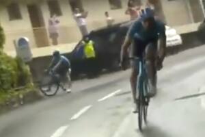 Caídas en el Tour de Francia. Un ciclista se golpeó contra una señal de tránsito