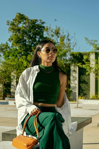 El color verde oliva es sofisticado y elegante para cualquier momento del día (imagen ilustrativa)