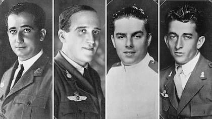El comandante Franco, su copiloto, el capitán Julio Ruiz de Alda; el teniente de navío Juan Manuel Duran, y el mecánico Pablo Rada (Ejército del Aire y del Espacio)