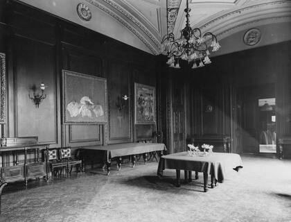 El comedor de la casa británica (Photo by Rischgitz/Hulton Archive/Getty Images)