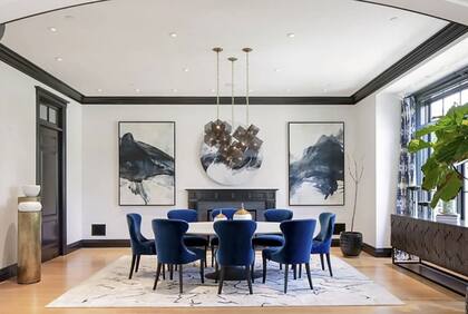 El comedor de la mansión de LeBron. Crédito: Backgrid