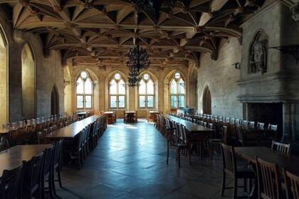 El comedor es casi idéntico al de la escuela de magia a la que asiste Harry Potter