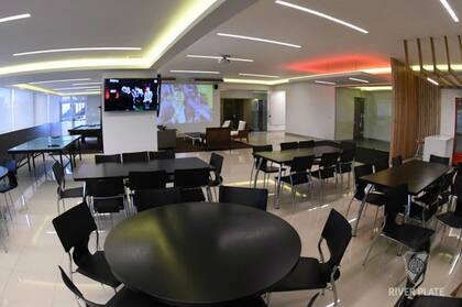 El comedor y la zona de recreación de la concentración de River en el Monumental