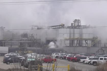 El comercio local, organizado en torno a los turnos de la planta, pierde de golpe su clientela cotidiana