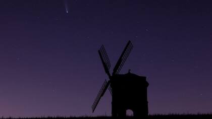 El cometa será más visible en el cielo del anochecer