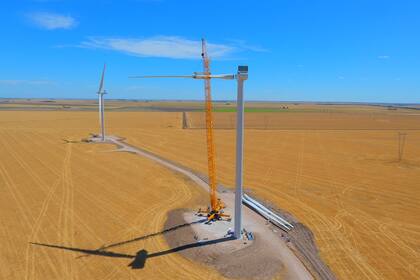 El comienzo de la instalación de aerogeneradores en el Parque Corti