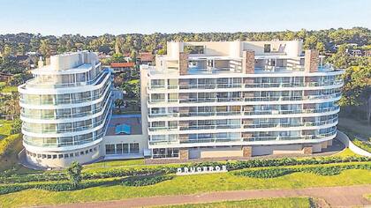 El complejo Cruceros, en la Parada 35, en playa Mansa, uno de los lugares con más crecimiento; en Punta, el valor del m2 para la venta supera los 3000 dólares