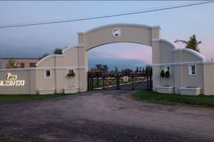 Es socia de un comisario y vendió por 2,8 millones de dólares un complejo de cabañas: el comprador fue preso por lavado