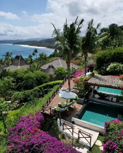 El complejo del resort Nihi Sumba está orillas del mar.