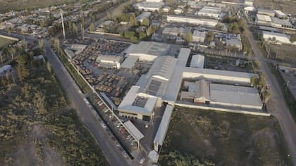 El Complejo Industrial de IPC POOLS se encuentra dentro del Parque Industrial en Las Heras.