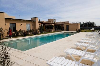 El complejo Los Ceibos, inaugurado a principios de año, ofrece cuatro departamentos, gran parque con pérgolas, parrillas, piscina y solarium