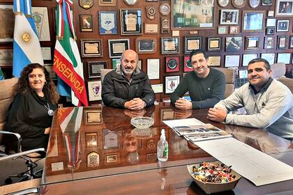 El concejal Bronicardi con su jefe político, el intendente de Ensenada, Mario Secco