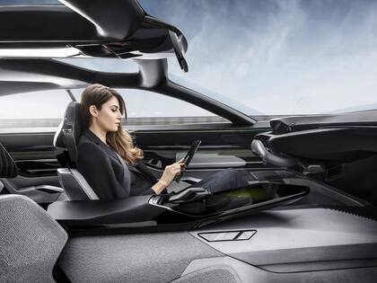 El concept car Peugeot Instinct incorpora Internet de las Cosas (IoT)