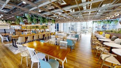 El concepto de “terceros lugares” redefine el trabajo: oficinas, cafeterías, hoteles y espacios híbridos se integran en un ecosistema laboral más dinámico