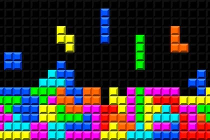 El concepto de Tetris es asombrosamente simple pero, requiere estrategia