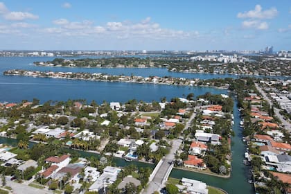 El condado de Miami-Dade es uno de los que el gobernador Ron DeSantis enlistó por el riesgo de la tormenta tropical Nicole