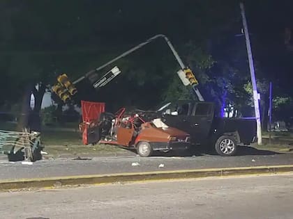 El conductor de la camioneta fue asistido en el lugar y se le realizaron análisis de sangre y orina que arrojaron que presentaba 3,01 gramos de alcohol en sangre