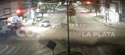 El conductor de la Toyota Hilux Gris conducía con 0,80 gramos de alcohol en sangre.