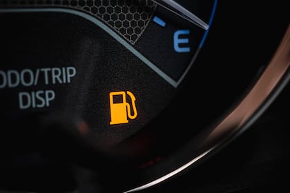 El conductor debe estar atento a las señales que se encienden en el tablero instrumental