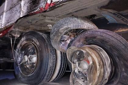 El conductor del camión no sufrió heridas. Gentileza: El Litoral/Bomberos Voluntarios de Angélica