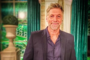 El conductor Horacio Cabak recibió el alta médica luego de pasar más de 10 días internados por un cuadro de COVID-19.