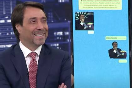 El conductor mostró los stickers que le llegaron por WhatsApp