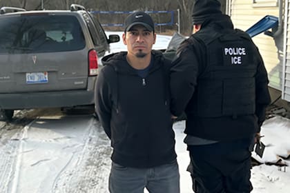 No solo los inmigrantes indocumentados están sujetos a deportación