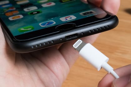 El sitio oficial de iPhone brinda tres consejos a sus usuarios de cómo mantener y cuidar la batería de sus dispositivos 