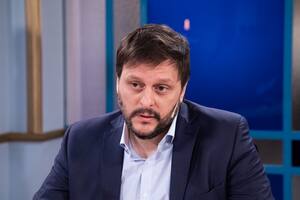 “Él confía en su conocimiento”, dijo el asesor presidencial sobre los furcios del primer mandatario; “es muy buena persona, muy bien intencionado”, consideró el actual candidato a diputado