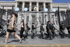 El Gobierno busca hoy la media sanción de la reforma laboral tras aceptar cambios claves