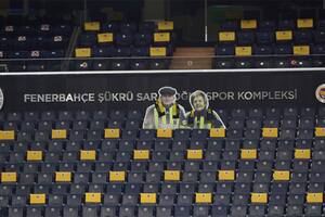 El conmovedor homenaje del Fenerbahce a sus dos hinchas más fieles