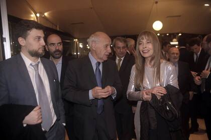 El Consejo Argentino para las Relaciones Internacionales (CARI) cumplió 40 años y lo celebró en La Rural con una cena a la que asistieron cientos de invitados