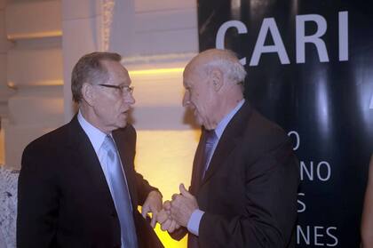 El Consejo Argentino para las Relaciones Internacionales (CARI) cumplió 40 años y lo celebró en La Rural con una cena a la que asistieron cientos de invitados