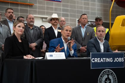 El consejo fue lanzado formalmente el 16 de marzo en la Mansión del Gobernador en Austin, con la participación de líderes sindicales y empresariales