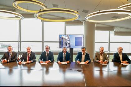 El consorcio de empresas que desarrollará el oleoducto de Vaca Muerta Sur: Chevron, Pluspetrol, Shell Argentina, YPF, Vista, Pampa Energía y PAE.