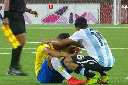 El consuelo de los jugadores argentinos a los brasileños, otro de los puntos altamente positivos de la victoria