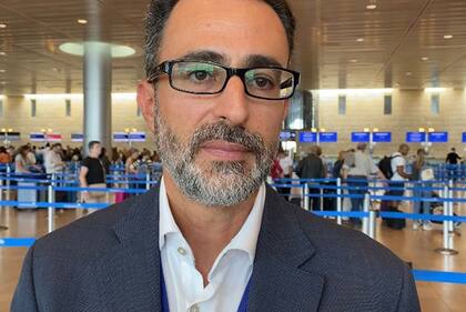 El cónsul general Ramiro Hidalgo