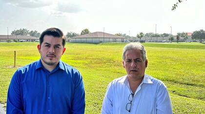 El cónsul subió una foto tras su visita a la cárcel