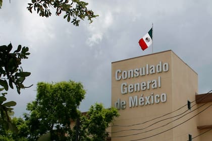 El consulado de México en Estados Unidos entrega la doble nacionalidad a estadounidenses con familiares mexicanos