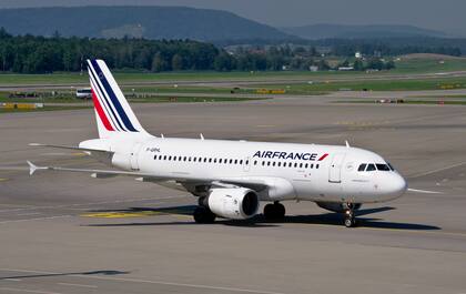 El consulado francés para la aviación también publicó varios antecedentes de la aerolínea