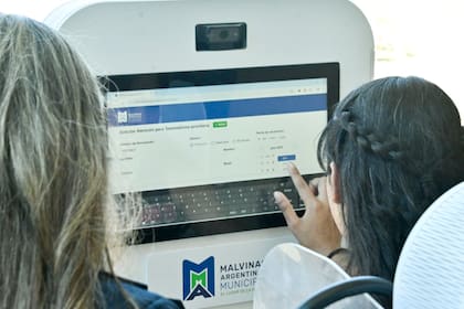 El consultorio virtual funciona todos los días, las 24 horas a través de tótems pero también desde la aplicación “Malvinas + Digital”.