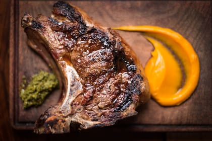 El consumo de carnes proyectado para 2024: 42% bovina, 42% aviar y 16% de carne porcina