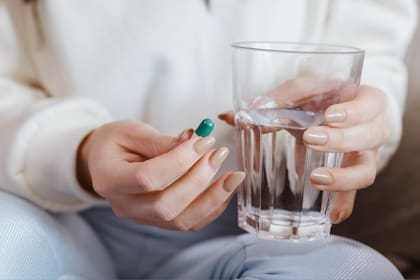 El consumo de la vitamina B12 debe ser en ayunas para que el cuerpo lo pueda absorber rápido y sin inconvenientes