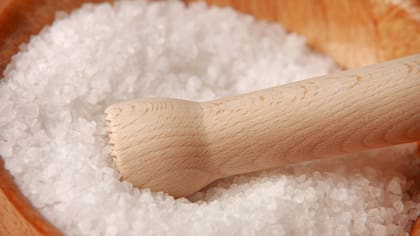 El consumo de sal en exceso tiene una estrecha relación con el riesgo de hipertensión