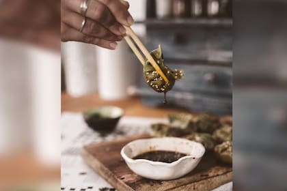 El consumo en exceso de la salsa de soja puede causar efectos negativos en la salud (Foto Pexels)